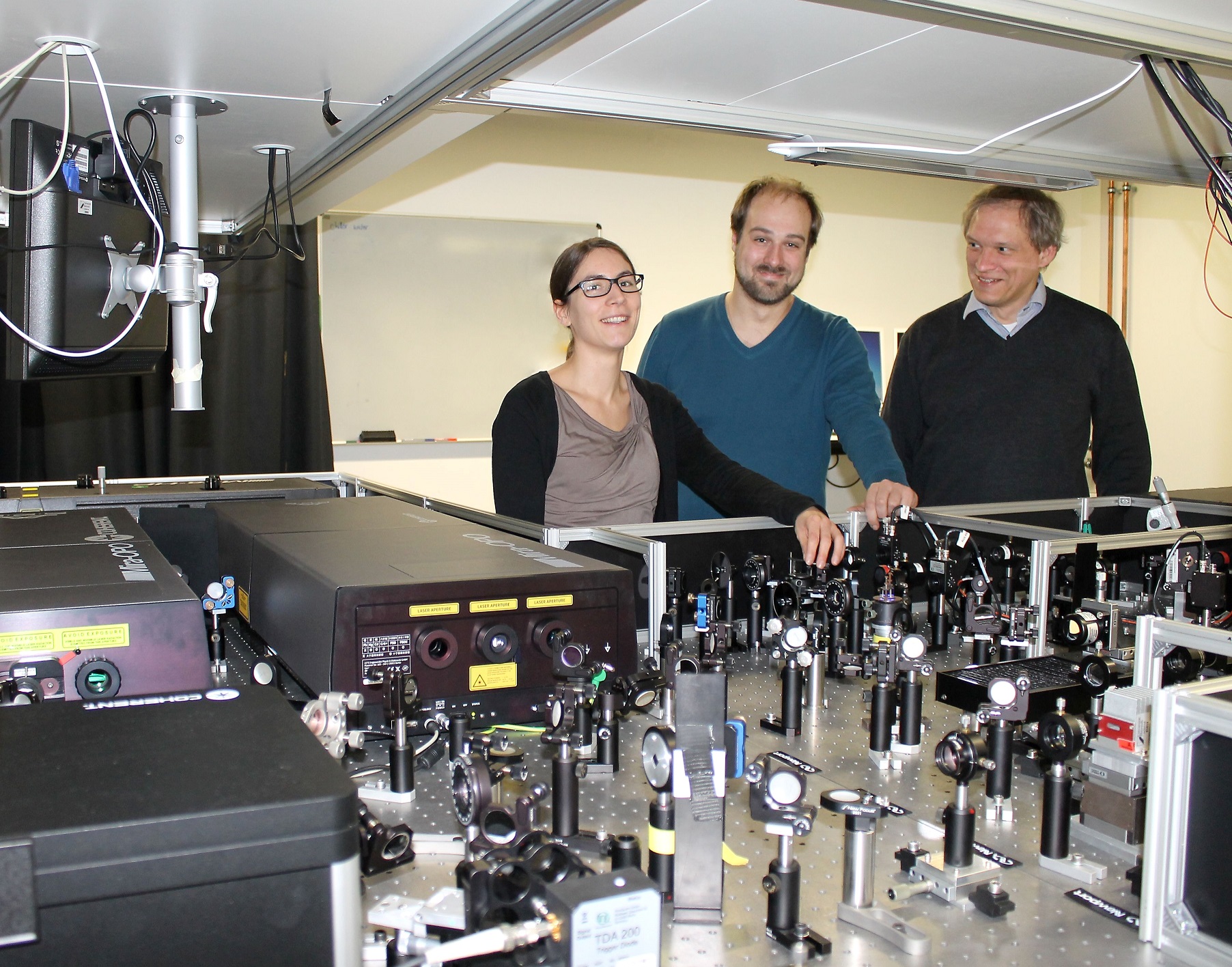 Das Forscherteam: Daniela Wolf, Dr. Thorsten Schumacher und Prof. Dr. Markus Lippitz im Bayreuther L