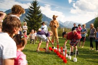 Lustige Spiel mit dem Osterhasen