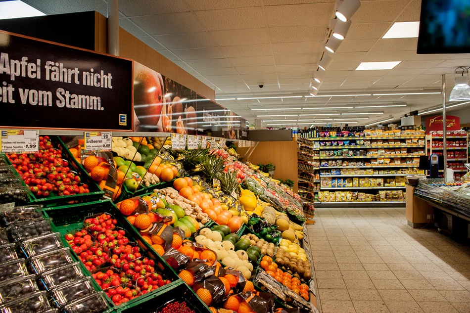 Edeka-Markt Ausleuchtungskonzept Frischetheke von LEDeXCHANGE