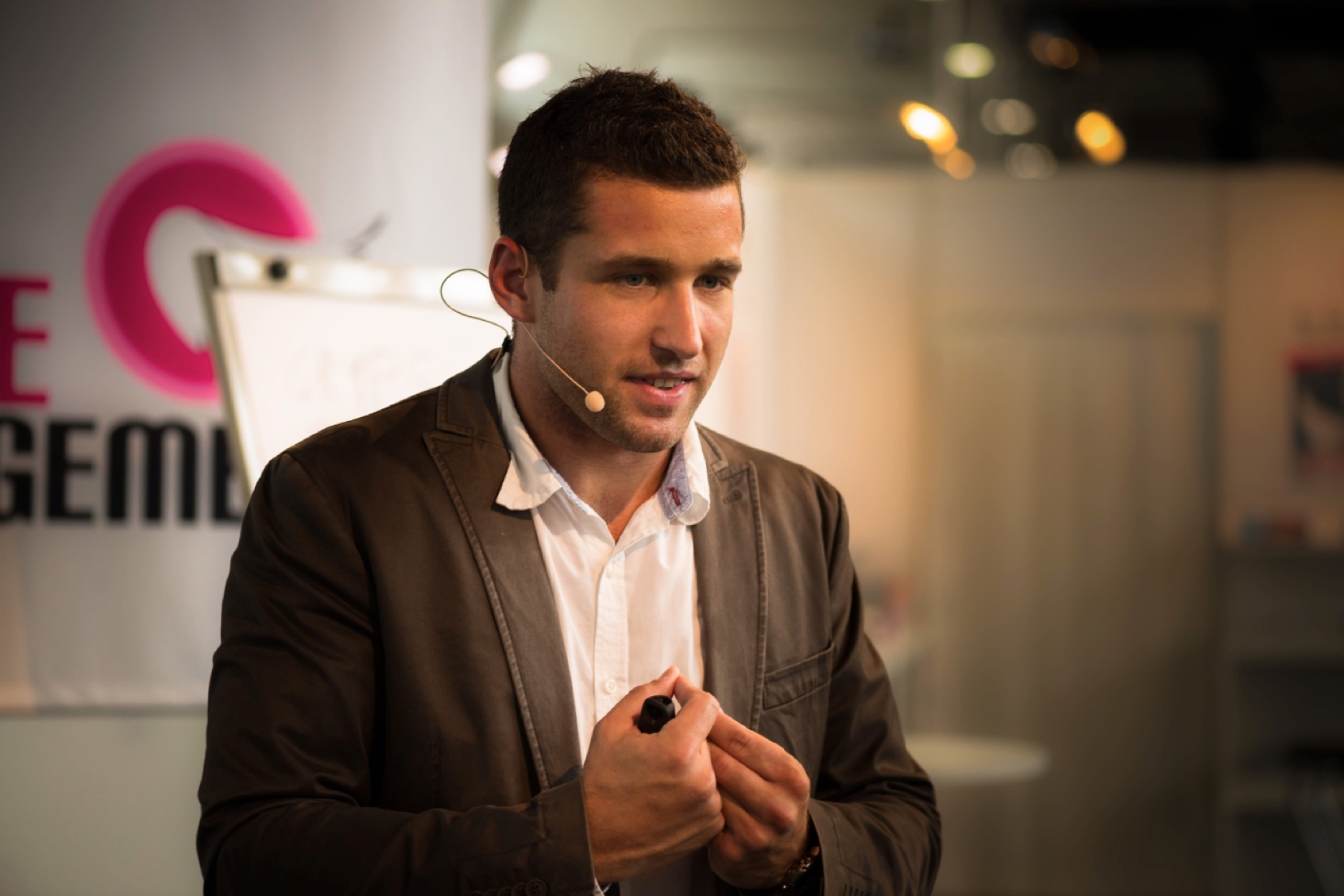 Patrick Nini?Experte für Rhetorik und Präsentation Patrick Nini?Experte für Rhetorik und Präsentation