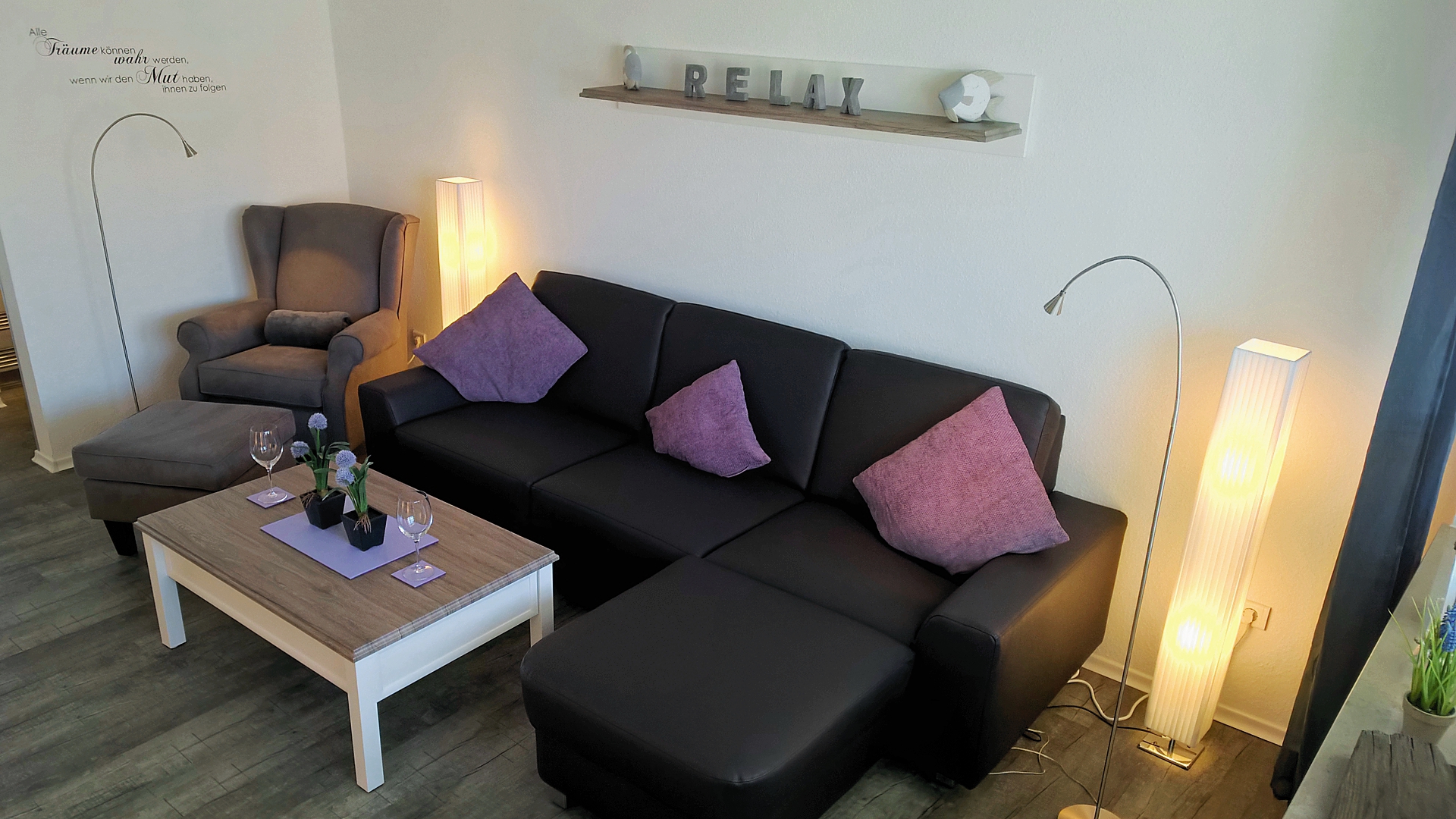 Wohnzimmer der strandnahen TRAUMWOHNUNG NO. 2 in Cuxhaven Döse, Gelbsand 12, an der Nordsee