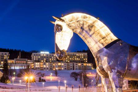 Kulm Hotel St. Moritz  Pferdeinstallation