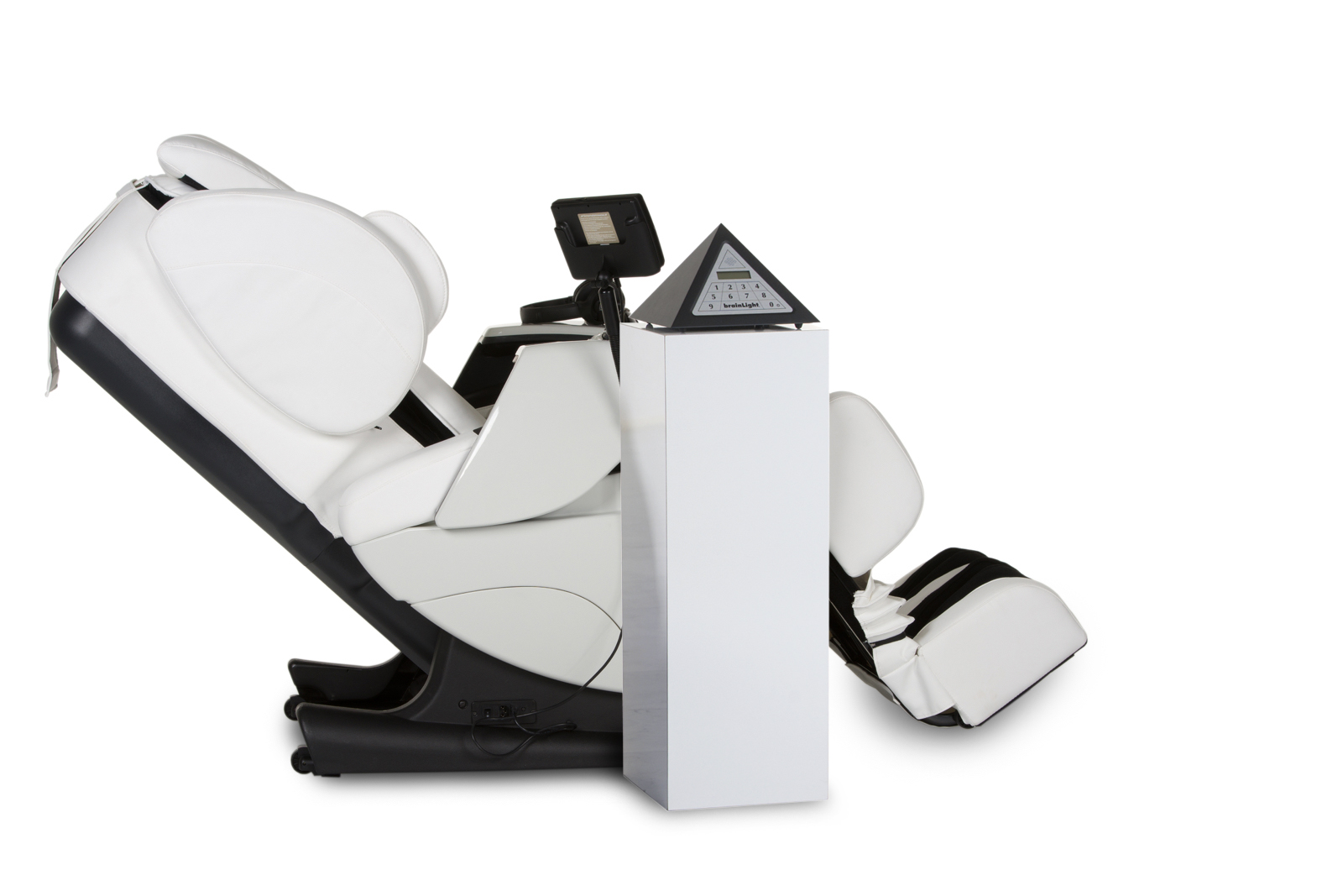 Der brainLight-Synchro Touch complete entspannt gepaart mit dem 3D-Shiatsu-Massagesessel FLOAT PLUS
