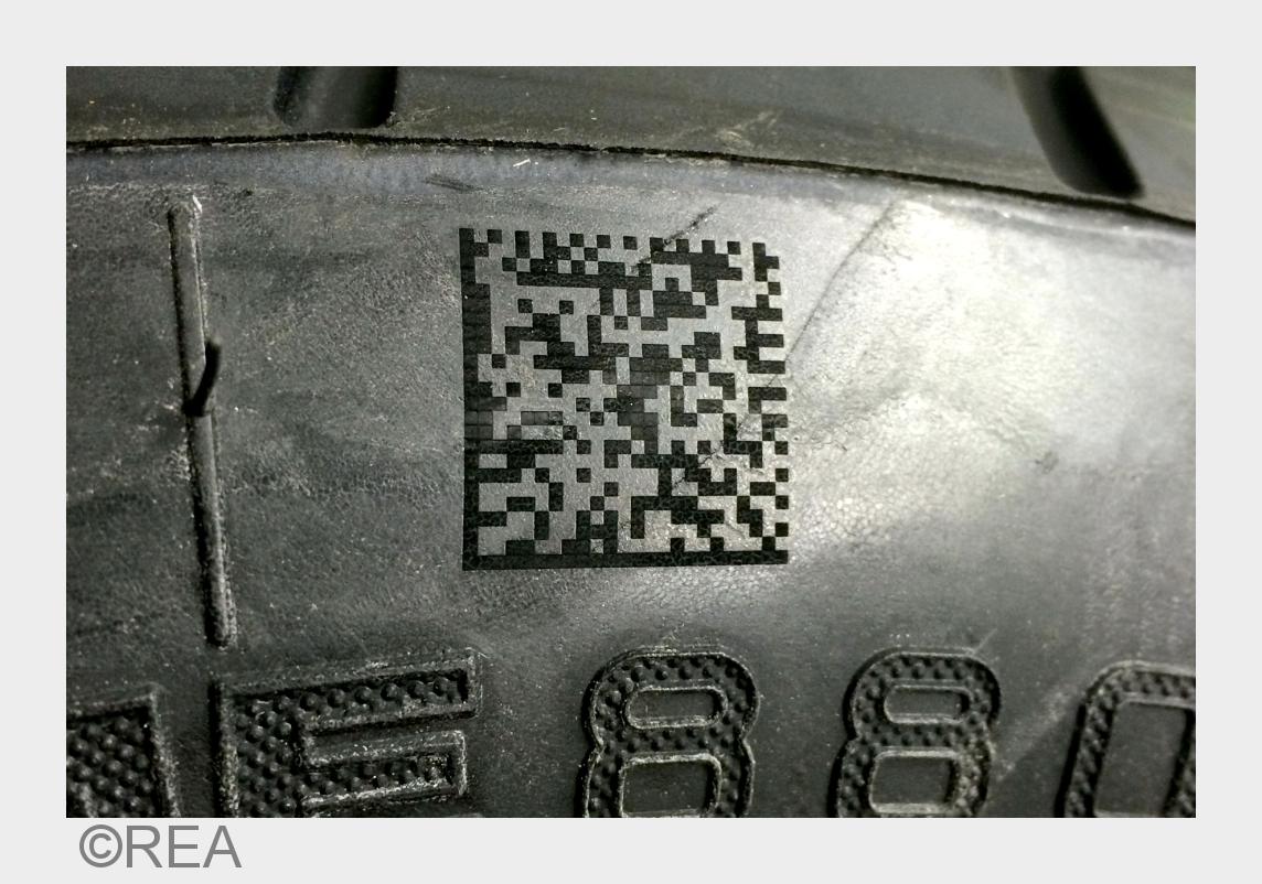 Data Matrix Code auf Reifen, appliziert mit CO2-Laser REA JET CL (Bildquelle: REA)