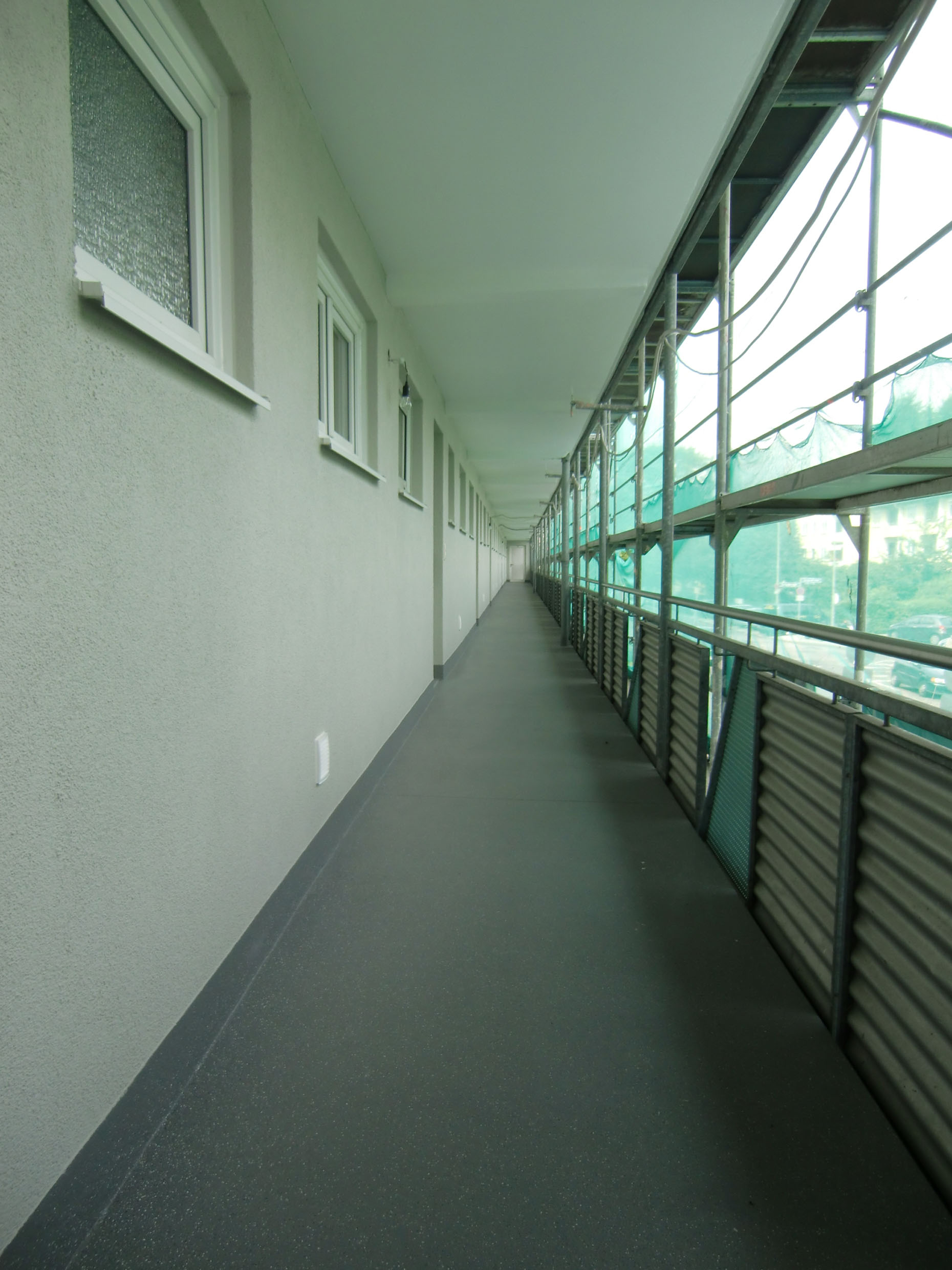Mit Triflex BFS haben Fachverarbeiter eine dauerhaft dichte Oberfläche geschaffen. Mit Triflex BFS haben Fachverarbeiter eine dauerhaft dichte Oberfläche geschaffen.