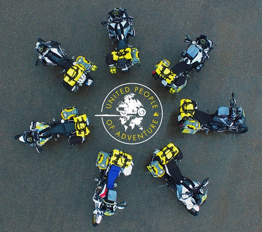Ein Teil der Motorradflotte, die Touratech auf die Reise nach Madagaskar schickt.