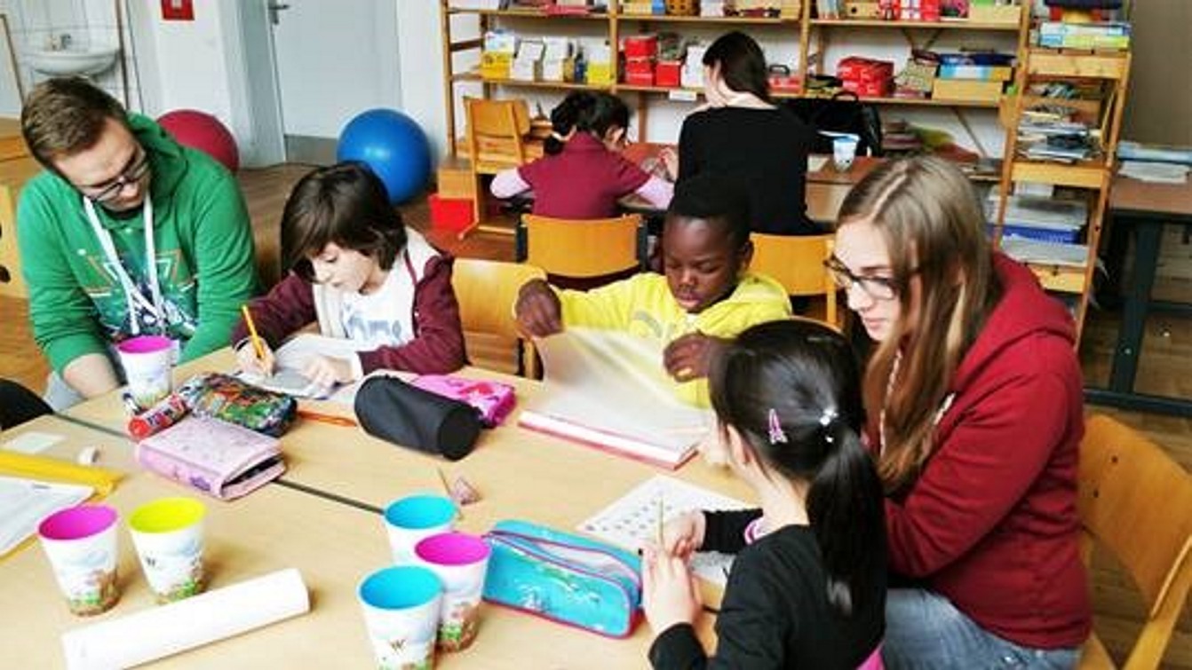 Sprachförderung von benachteiligten Kindern durch die German Angel Initiative Sprachförderung von benachteiligten Kindern durch die German Angel Initiative