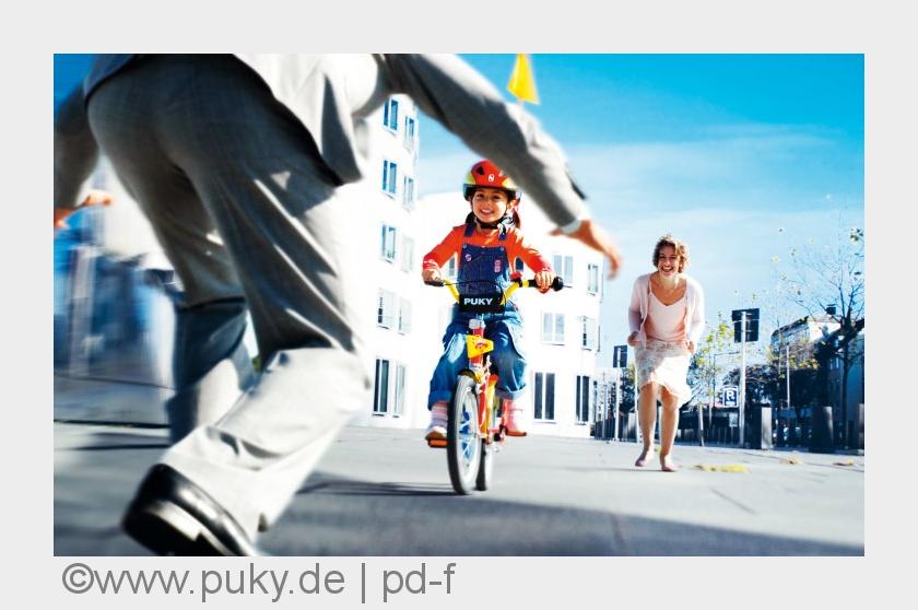 Radfahren lernen heißt loslassen können - das gilt für die Kinder wie für die Eltern. (Bildquelle: w