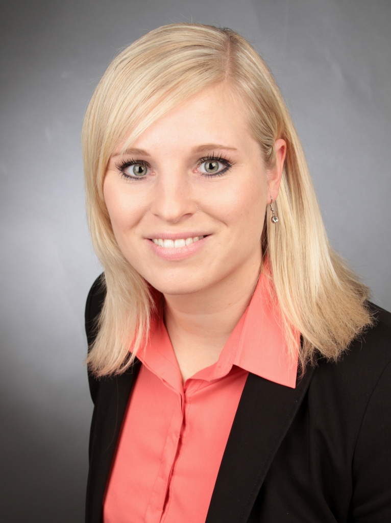 Natalie Deubler, Produktmanagerin Konsumgüter bei der DEKRA Automobil GmbH Natalie Deubler, Produktmanagerin Konsumgüter bei der DEKRA Automobil GmbH