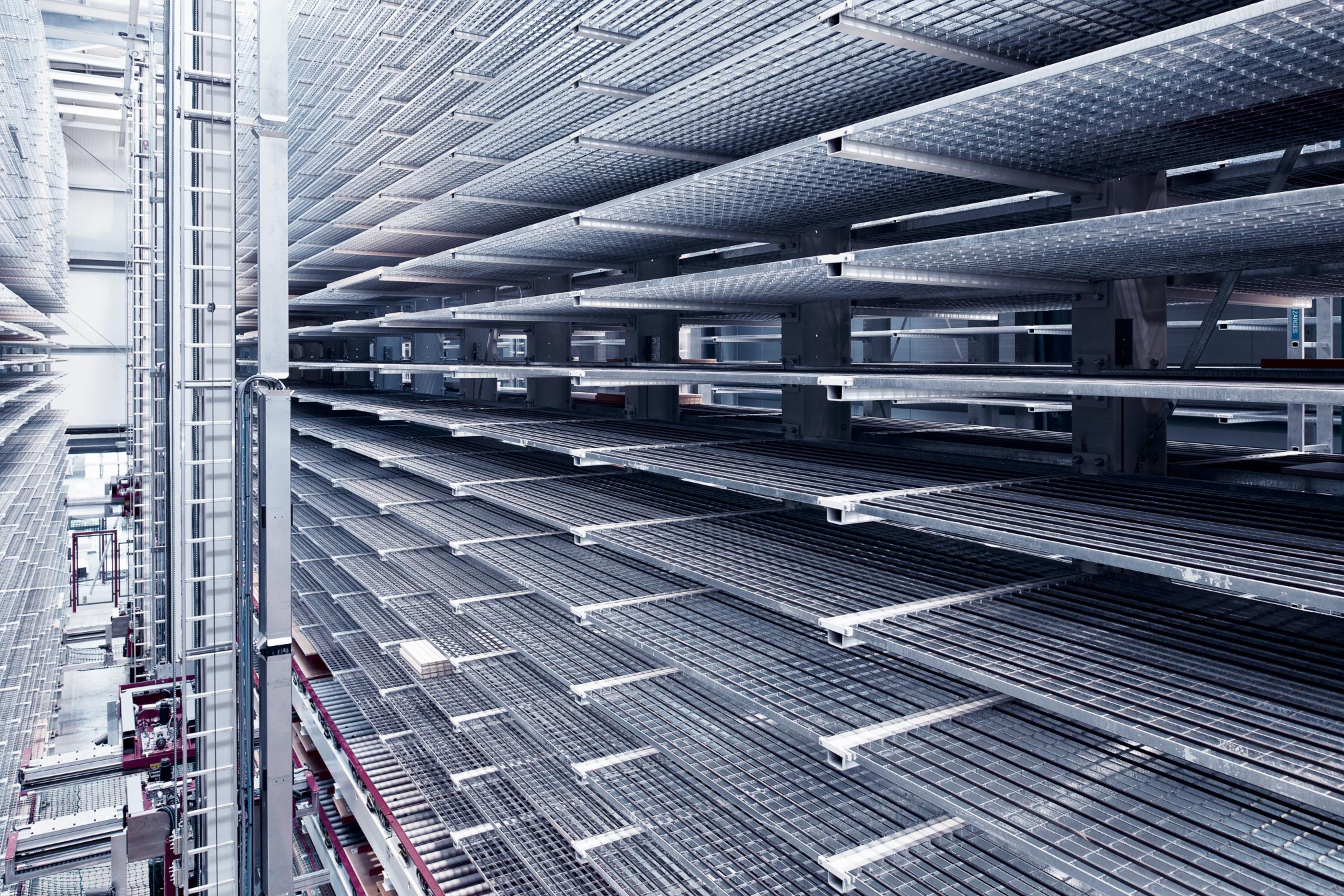 INDIVIDUELLE LAGER/LOGISTIK-LÖSUNGEN INDIVIDUELLE LAGER/LOGISTIK-LÖSUNGEN