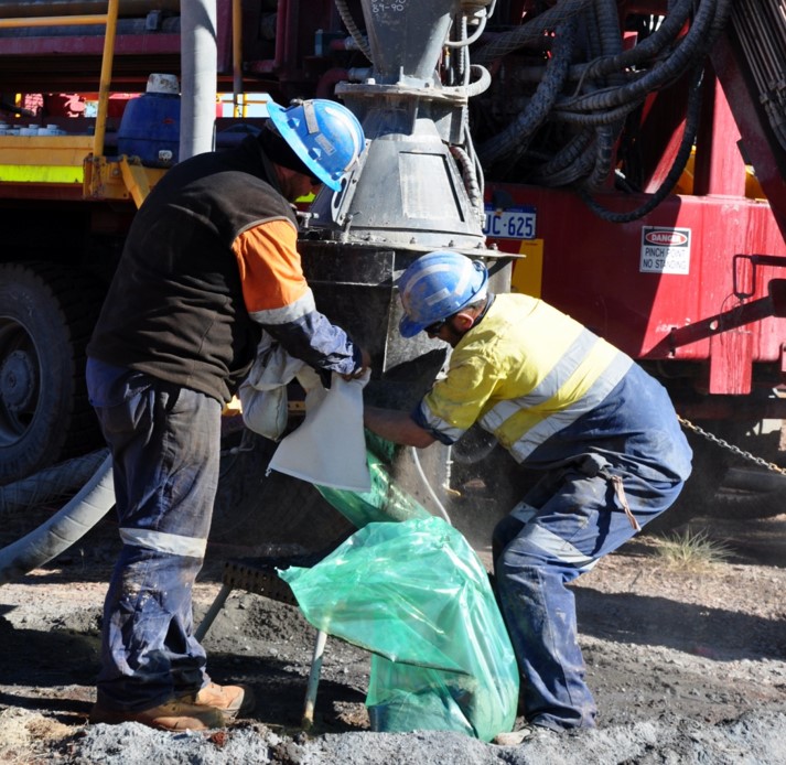 Altona Mining Bohrungen auf Little Eva Projekt Altona Mining Bohrungen auf Little Eva Projekt