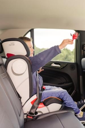 Britax neueste Technologie SecureGuard bietet fürältere Kinder ab ca. 4 Jahre, die mit dem 3-Punkt- Britax neueste Technologie SecureGuard bietet fürältere Kinder ab ca. 4 Jahre, die mit dem 3-Punkt-