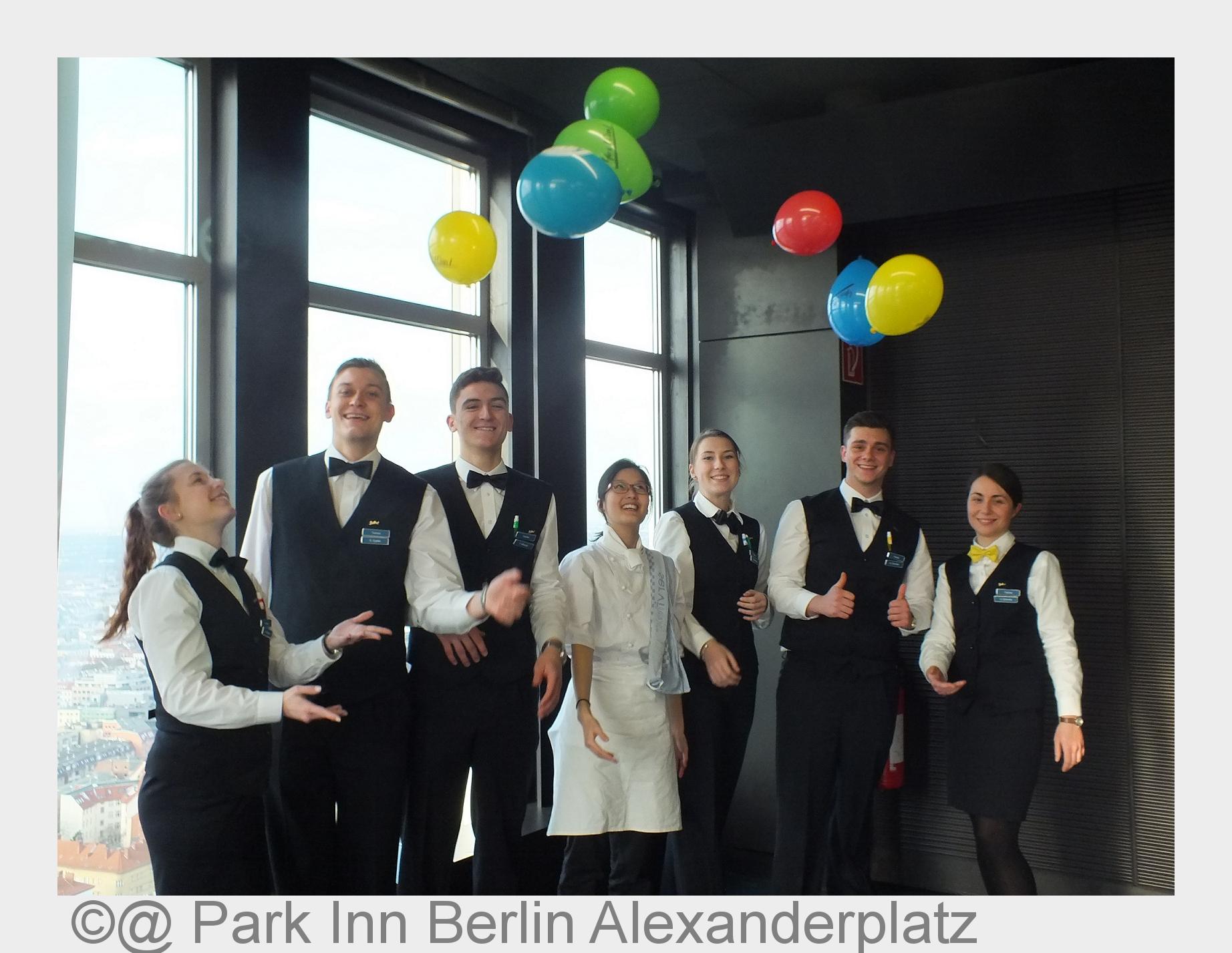 Generation Y startet mit?Exzellenter Ausbildung?im Park Inn Berlin Alexanderplatz (Bildquelle: @ Par Generation Y startet mit?Exzellenter Ausbildung?im Park Inn Berlin Alexanderplatz (Bildquelle: @ Par