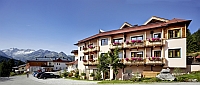 Aussenansicht mit Panorama (Wohlfühlhotel Castello Königsleiten)