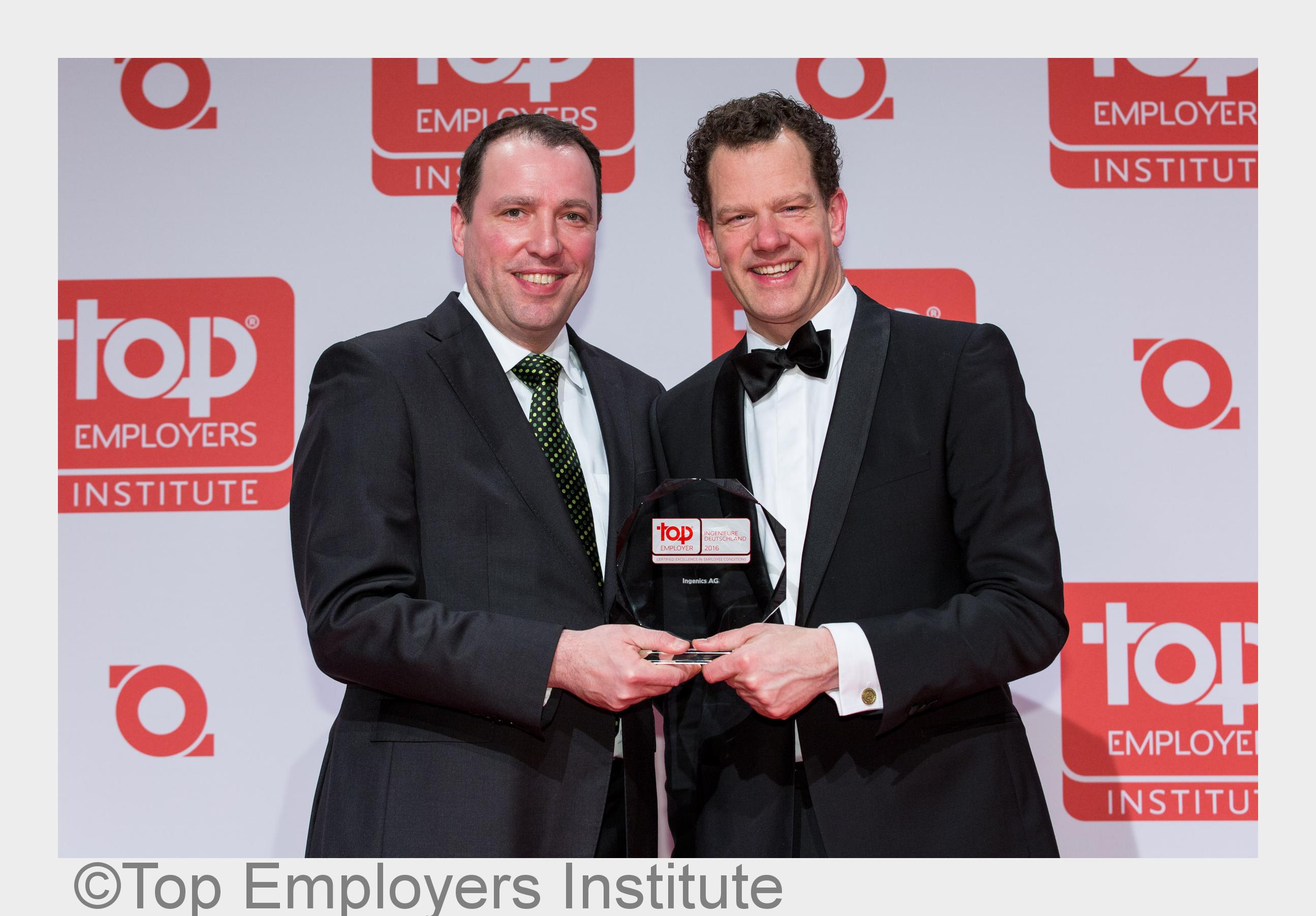 Ingenics CFO Carlos Schmidt (li.) und David Plink, CEO des Top Employers Institute (Bildquelle: Top 