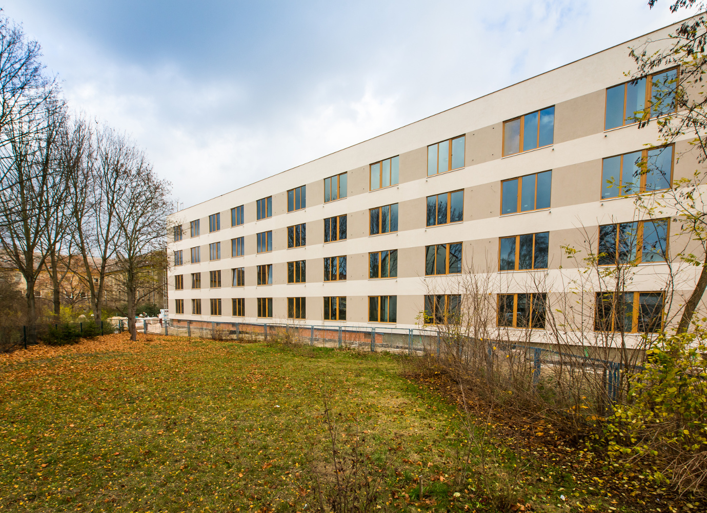 Das Bambus Campus Gebäude während der Sanierung.