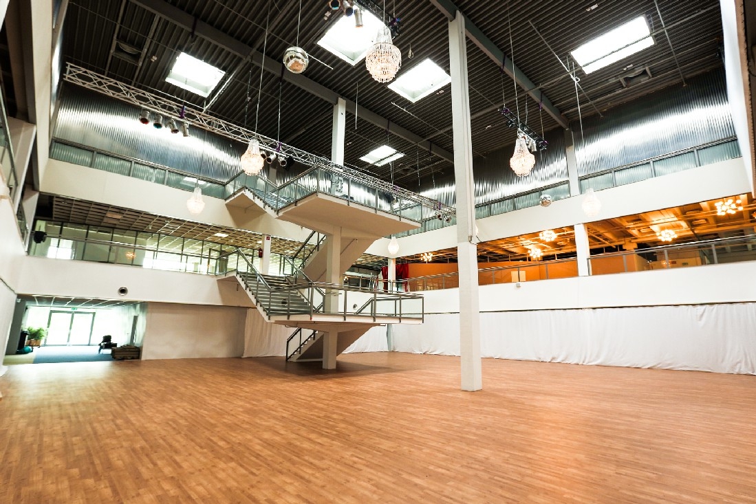 großzügige Eventflächen in der Elbmarschenhalle großzügige Eventflächen in der Elbmarschenhalle