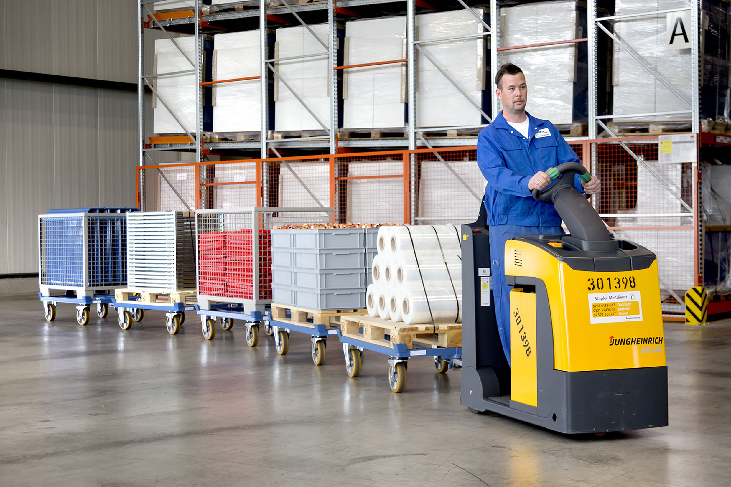 fetra präsentiert die neuen Palettenfahrgestelle auf der LogiMAT in Halle 3, Stand 3D12.