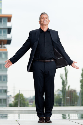 Führen mit innerer Stärke und Ruhe (Bildquelle: 71085273 - Business Mann©Cello Armstrong)