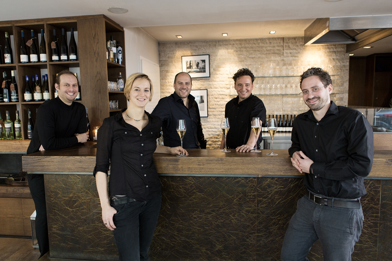 Das Team von AUF?S HAUS um Gründer und Geschäftsführer Felix Hötzinger (2. v. r.) Das Team von AUF?S HAUS um Gründer und Geschäftsführer Felix Hötzinger (2. v. r.)
