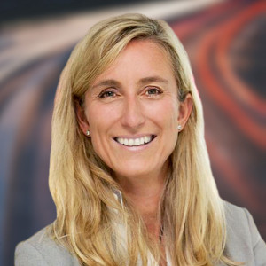 Anette Bronder, Gf Digital Division T-Systems, spricht auf dem automotiveIT-Kongress 2016. (Bildquel