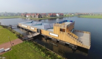  Das schwimmende Infozentrum von Meerstad: ELA Container in Groningen lieferte die Module.