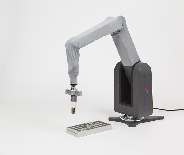 Leichtbauroboter BioRob - der ideale Helfer bei kleinen und mittleren Losgrößen. Leichtbauroboter BioRob - der ideale Helfer bei kleinen und mittleren Losgrößen.