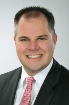 Professor Dr.  Swen Bäuml