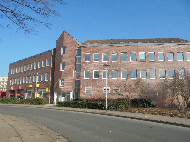 Umzug in das neue Bürogebäude Umzug in das neue Bürogebäude
