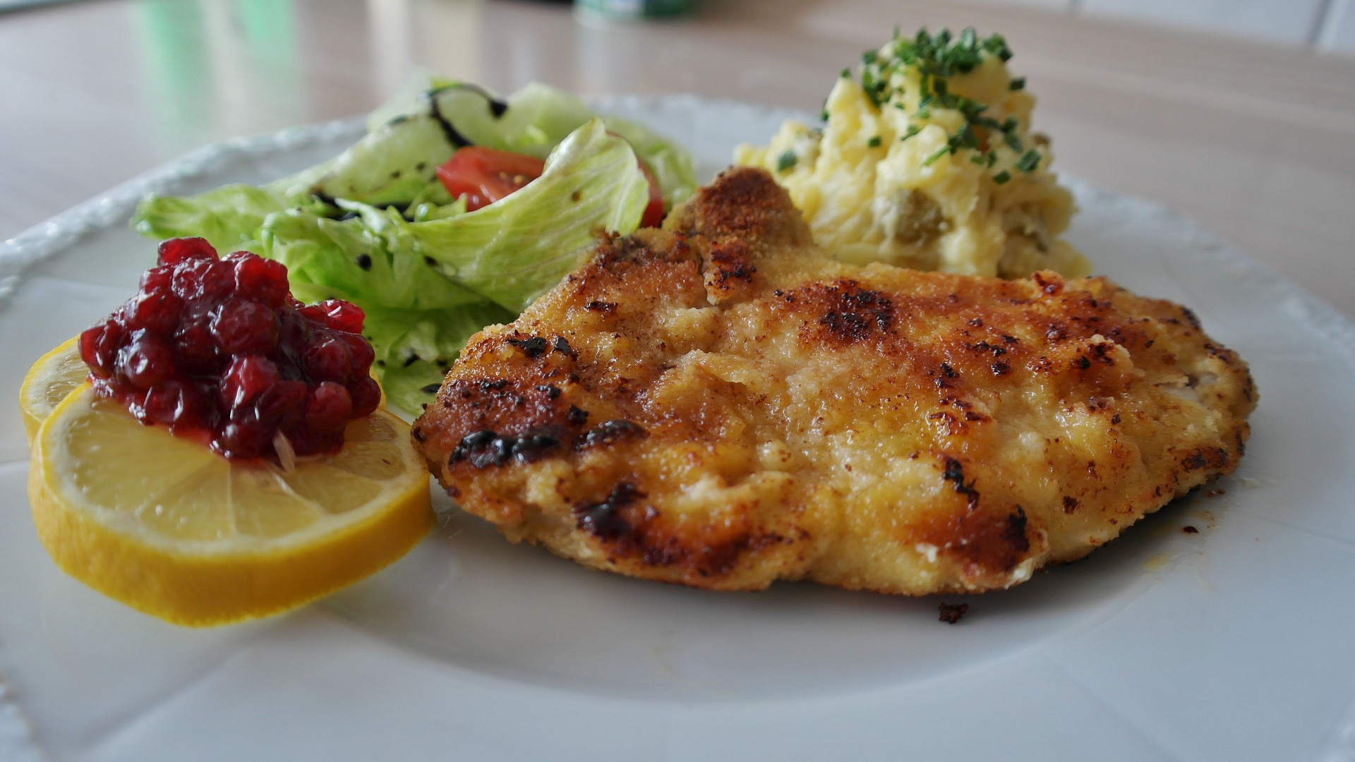 Wenn Sie Hunger haben wollen Sie ein Schnitzel und keinen Vortrag über Schweine, richtig? Wenn Sie Hunger haben wollen Sie ein Schnitzel und keinen Vortrag über Schweine, richtig?