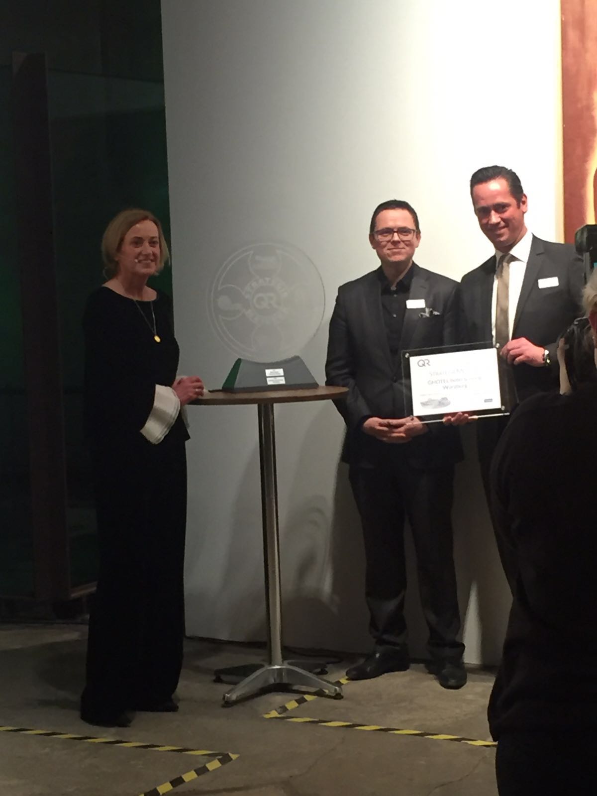 GHOTEL hotel& living Würzburg wird QR StrategieMeister 2015 GHOTEL hotel& living Würzburg wird QR StrategieMeister 2015