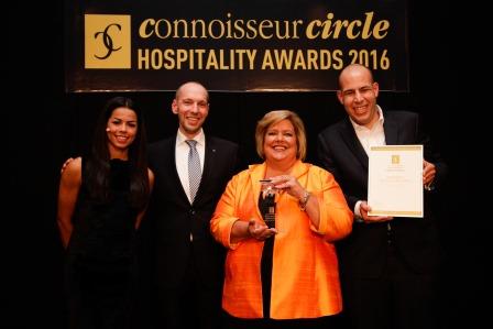 v.l.n.r. Moderatorin,airtours Director,Regional Director of Sales & Marketing,Area Director of Sales v.l.n.r. Moderatorin,airtours Director,Regional Director of Sales & Marketing,Area Director of Sales
