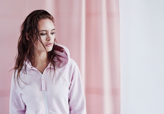 Shell Jumpsuit in rosé(unisex) 119 Euro (Bildquelle: @Onepiece)
