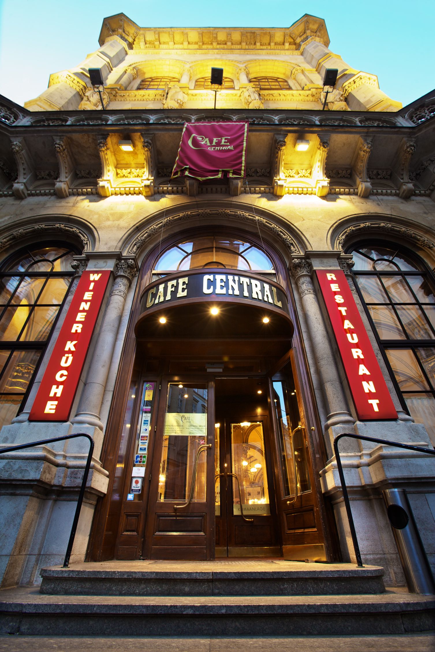 Das Cafe Central Wien feiert 140jähriges Jubiläum Das Cafe Central Wien feiert 140jähriges Jubiläum