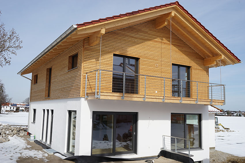 Holz100: Häuser, komplett gebaut aus nachwachsenden Rohstoffen. Holz100: Häuser, komplett gebaut aus nachwachsenden Rohstoffen.