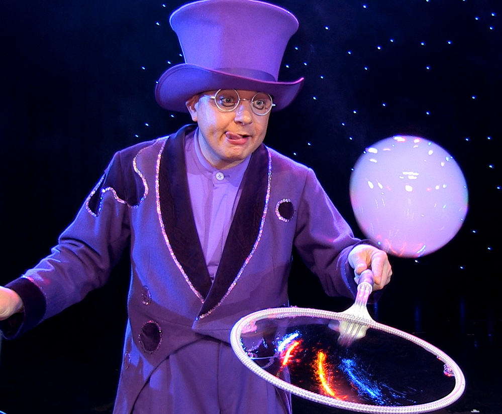Showkünstler Blub begeistert mit seiner Seifenblasenshow
