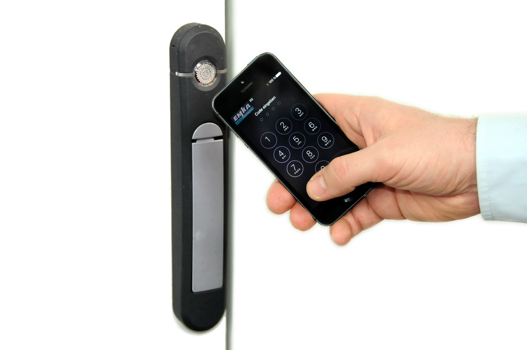 EMKAöffnet Türen per App EMKAöffnet Türen per App