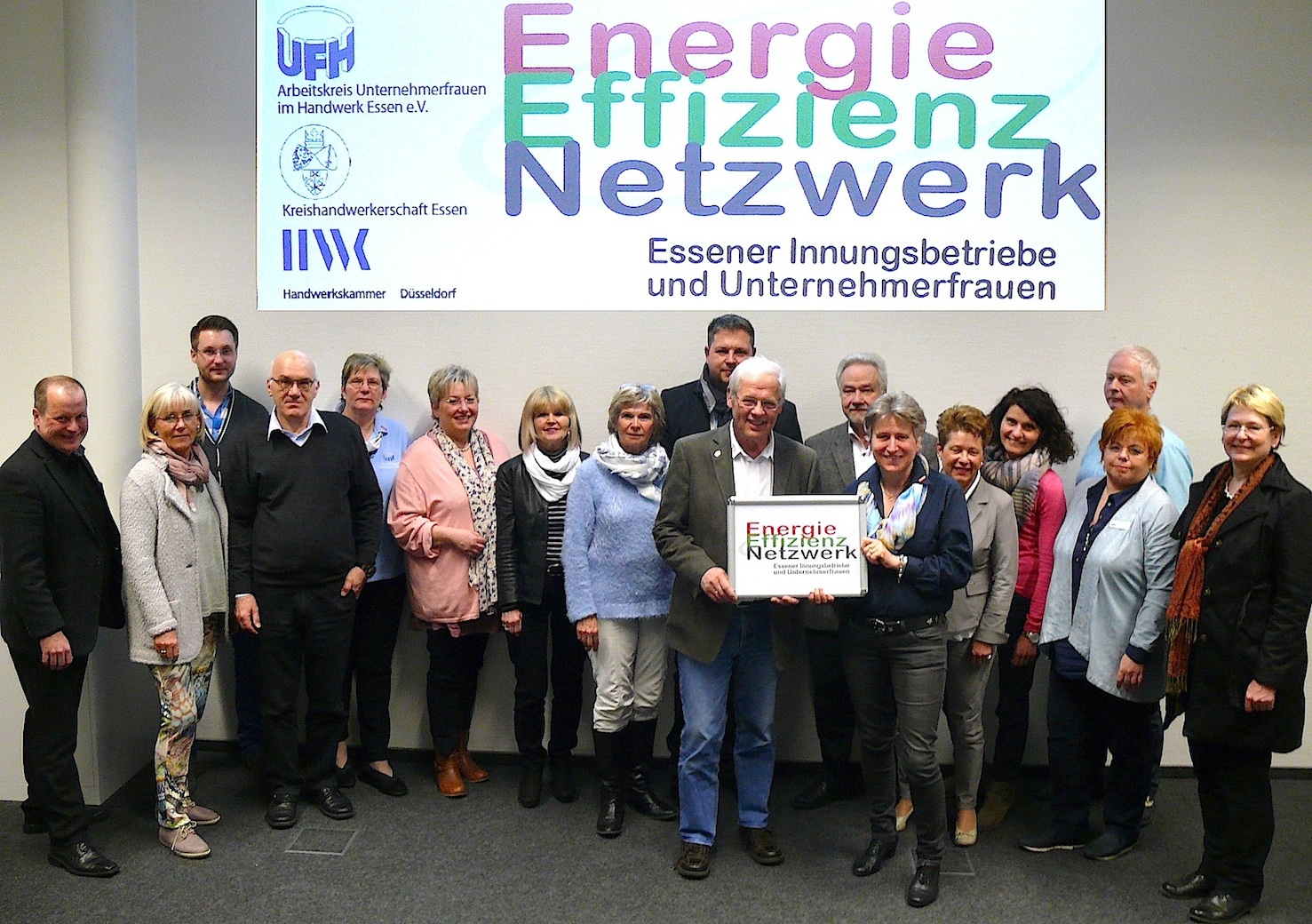 Gerfried Bohlen (8.v.r.) von der  EGRR beim Treffen des Energieeffizienz-Netzwerkes des Handwerks. (