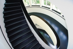 Zum optimalen Schutz speziell von Treppen und Podesten empfiehlt Armstrong die neuen Abschluss- oder Zum optimalen Schutz speziell von Treppen und Podesten empfiehlt Armstrong die neuen Abschluss- oder