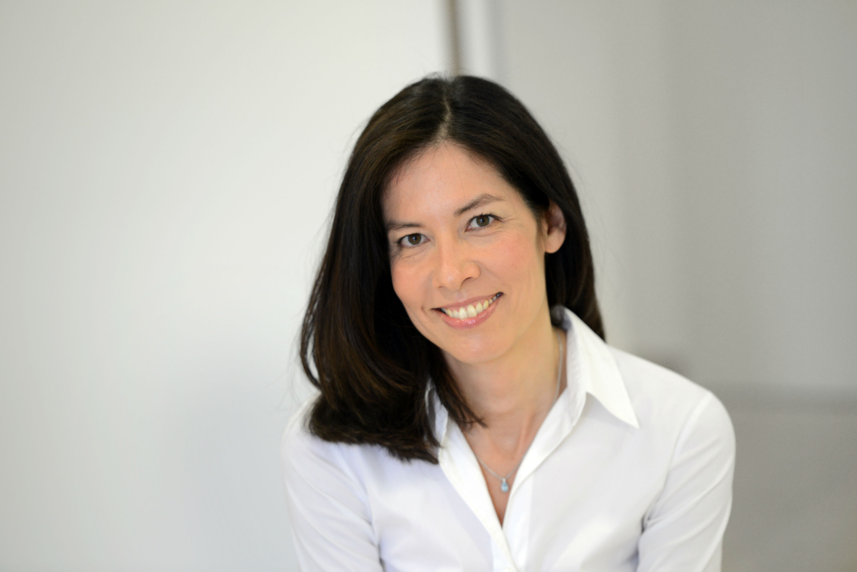 DR. MED. CAROLINE KIM DR. MED. CAROLINE KIM