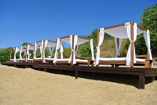 Mit der passenden Reiseapotheke wird der Urlaub ein entspanntes Vergnügen. (Bildquelle: pixabay) Mit der passenden Reiseapotheke wird der Urlaub ein entspanntes Vergnügen. (Bildquelle: pixabay)