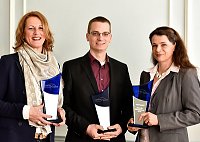 smartLearn-Preis für Weiterbildung 2016: Elke Brejschka, Dennis Ertel, Antje Bücker smartLearn-Preis für Weiterbildung 2016: Elke Brejschka, Dennis Ertel, Antje Bücker