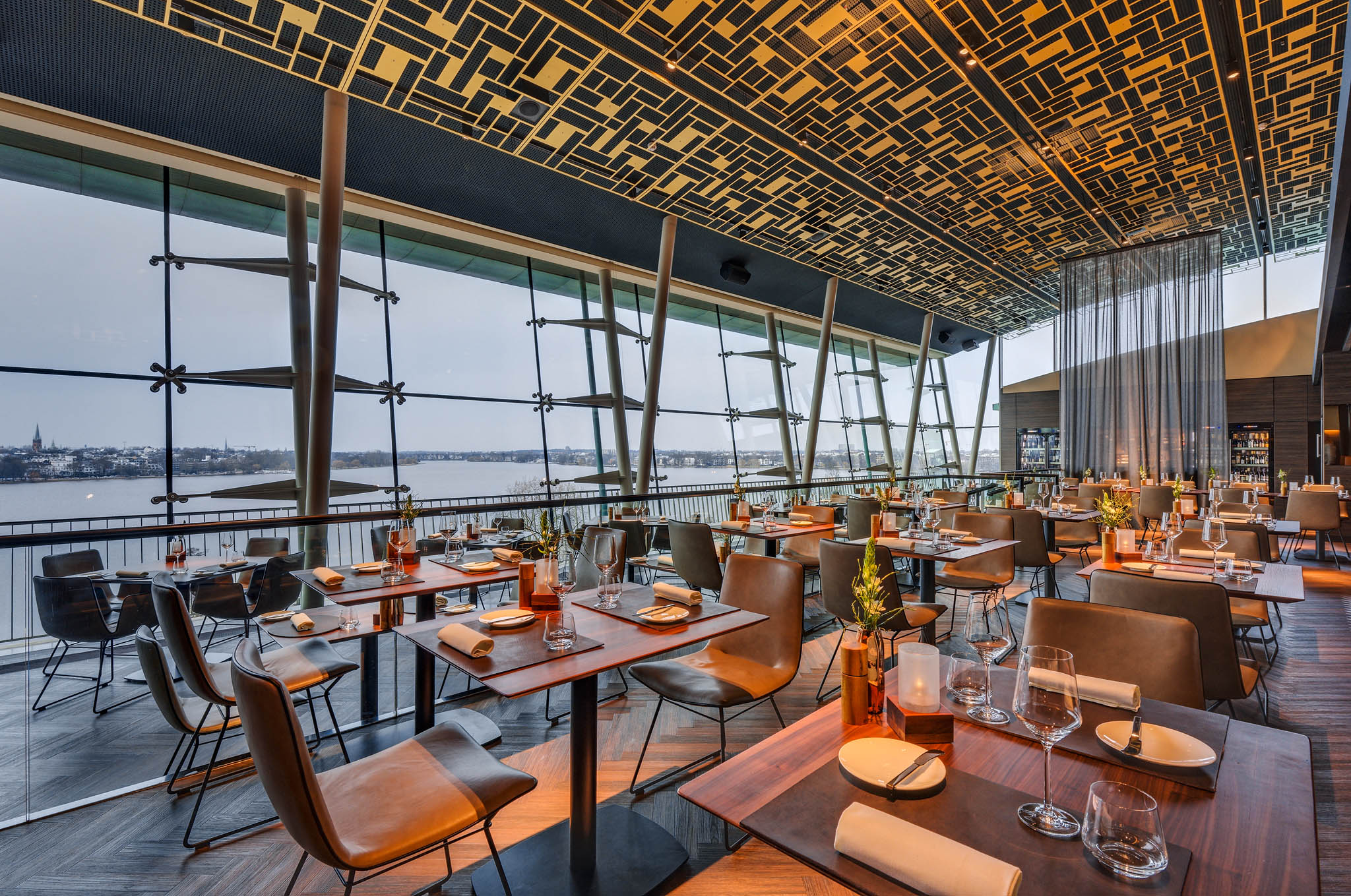 Schlüsselfertig von TKS in wenigen Wochen umgebaut: das?Heritage?Restaurant im Le Méridien Hamburg ( Schlüsselfertig von TKS in wenigen Wochen umgebaut: das?Heritage?Restaurant im Le Méridien Hamburg (