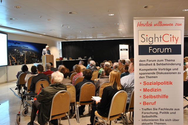 Im Forum stellen Referenten aus Medizin, Optik und Reha Angebote und Forschungsergebnisse vor Im Forum stellen Referenten aus Medizin, Optik und Reha Angebote und Forschungsergebnisse vor
