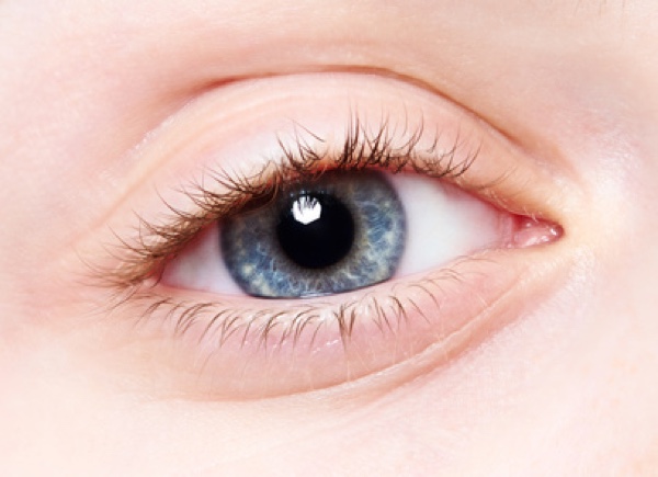 Viele Menschen entscheiden sich für eine Operation am Auge. (Bildquelle:©Kadmy - Fotolia) Viele Menschen entscheiden sich für eine Operation am Auge. (Bildquelle:©Kadmy - Fotolia)