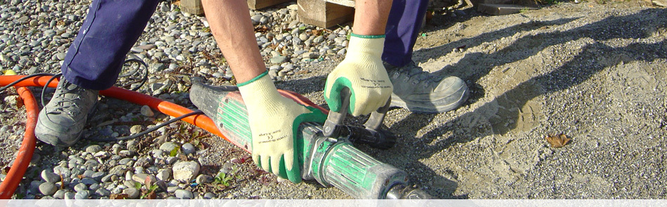 Arbeitshandschuhe sorgen für Schutz auf der Baustelle Arbeitshandschuhe sorgen für Schutz auf der Baustelle