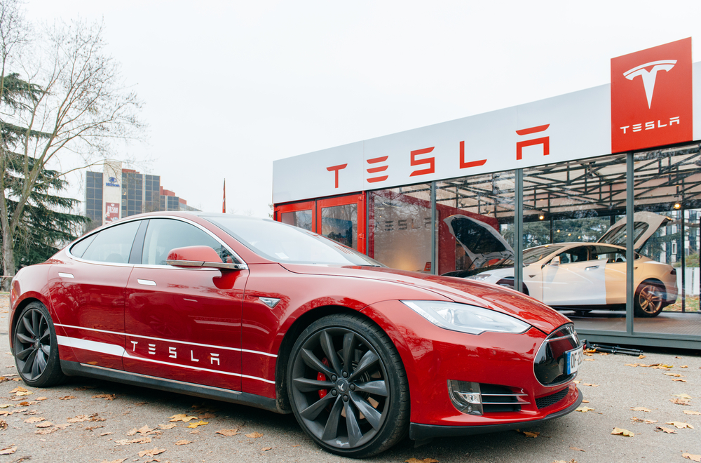 So revolutionieren Tesla & Co. die Immobilienwelt - Titelbild: Hadrian // shutterstock.com