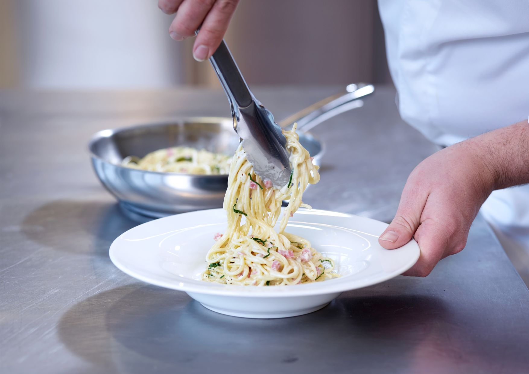 Mit Rama Cremefine Schlagcreme gelingt Pasta Carbonara garantiert Mit Rama Cremefine Schlagcreme gelingt Pasta Carbonara garantiert