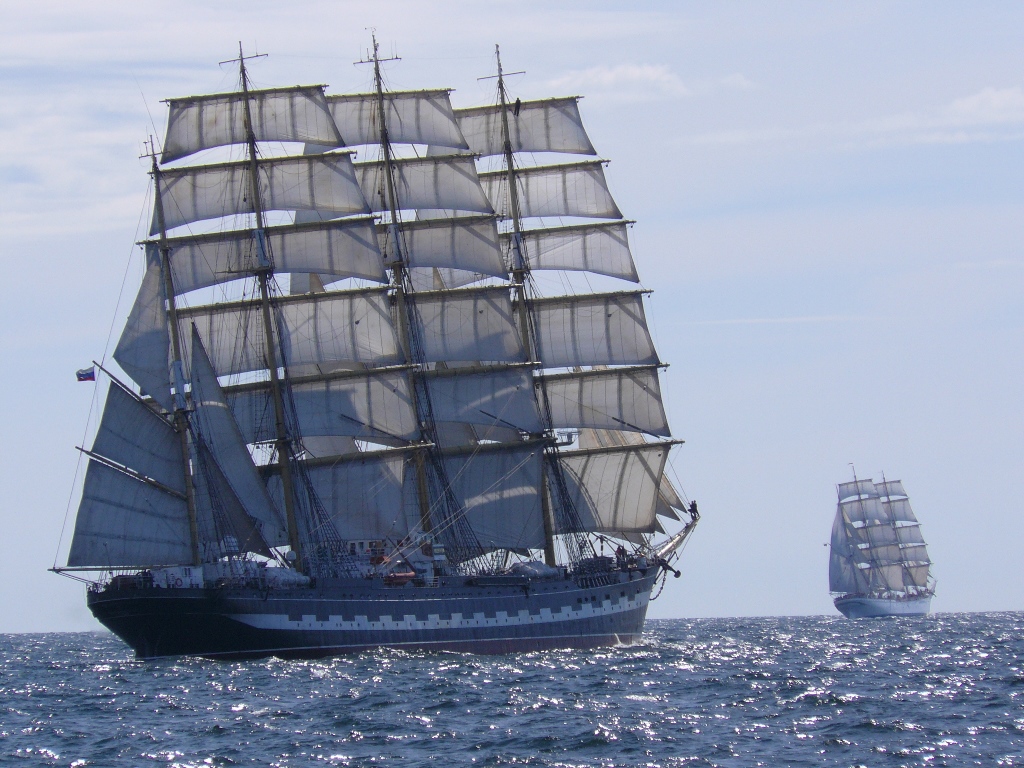 Viermaster Kruzenshtern, Foto: https://pixabay.com/en/ships-tall-vessel-sea-sailing-701596/ Viermaster Kruzenshtern, Foto: https://pixabay.com/en/ships-tall-vessel-sea-sailing-701596/