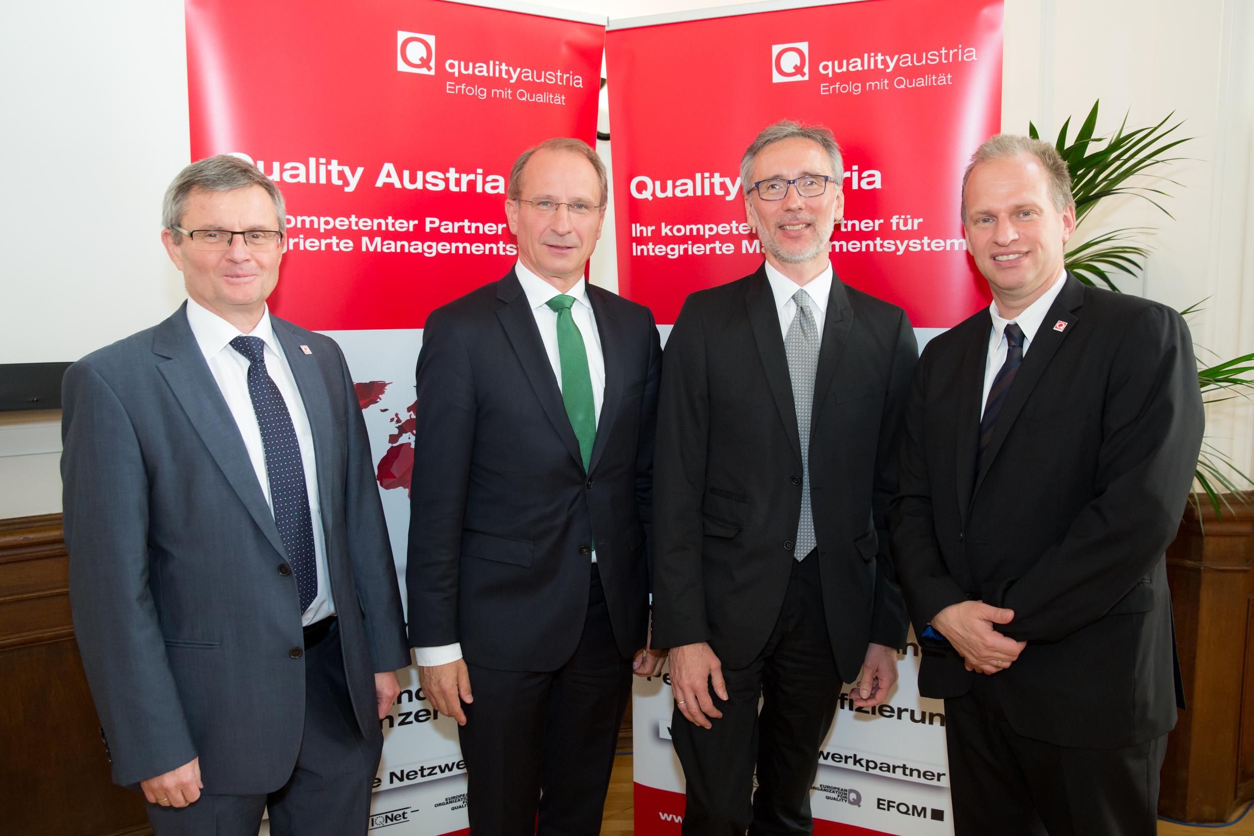 3. qualityaustria Umwelt- und Energieforum v.l.n.r.: Hackenauer, Weinberger, Tschulik, Dick (Bildque 3. qualityaustria Umwelt- und Energieforum v.l.n.r.: Hackenauer, Weinberger, Tschulik, Dick (Bildque